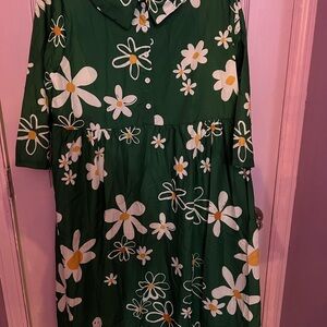 Green Floral Maxi Dress with White Daisy Print/ Vacation ! Summer plus